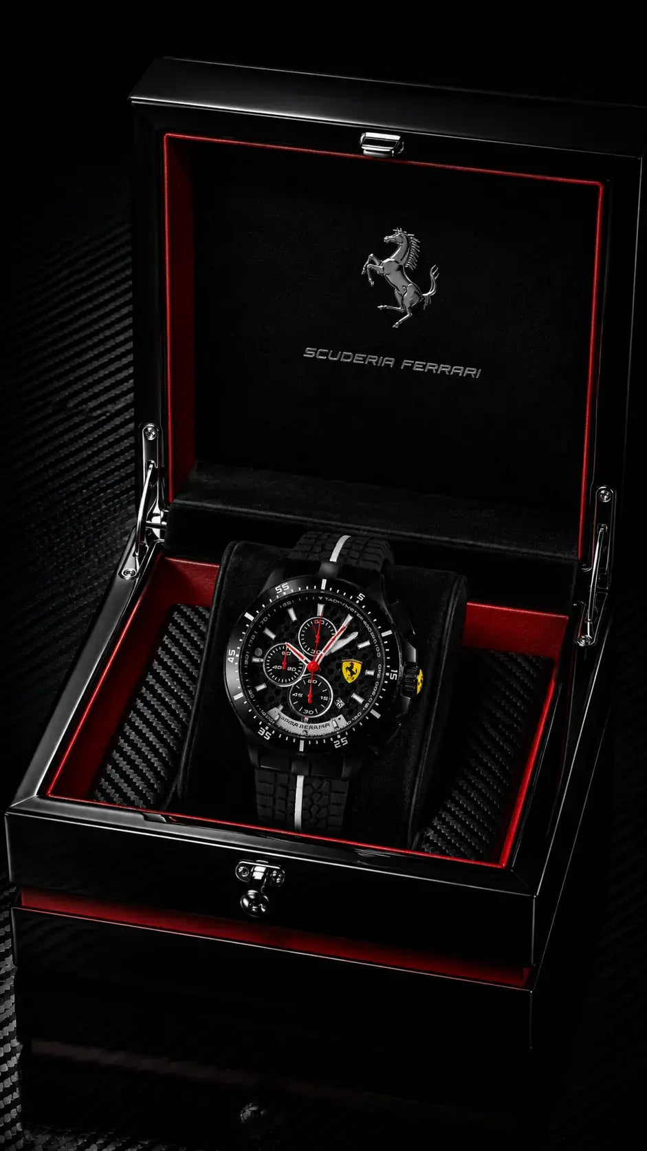 Scuderia Ferrari Corsa Chronograph Tachymeter Watch - Black / White