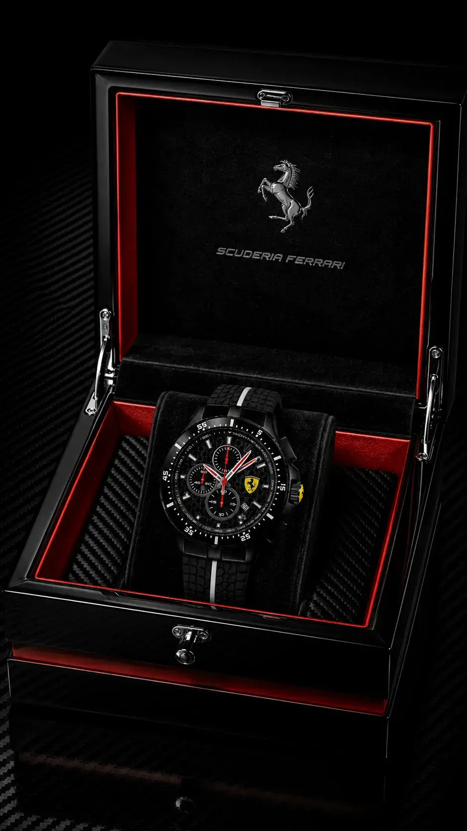 Scuderia Ferrari Corsa Chronograph Tachymeter Watch - Black / White